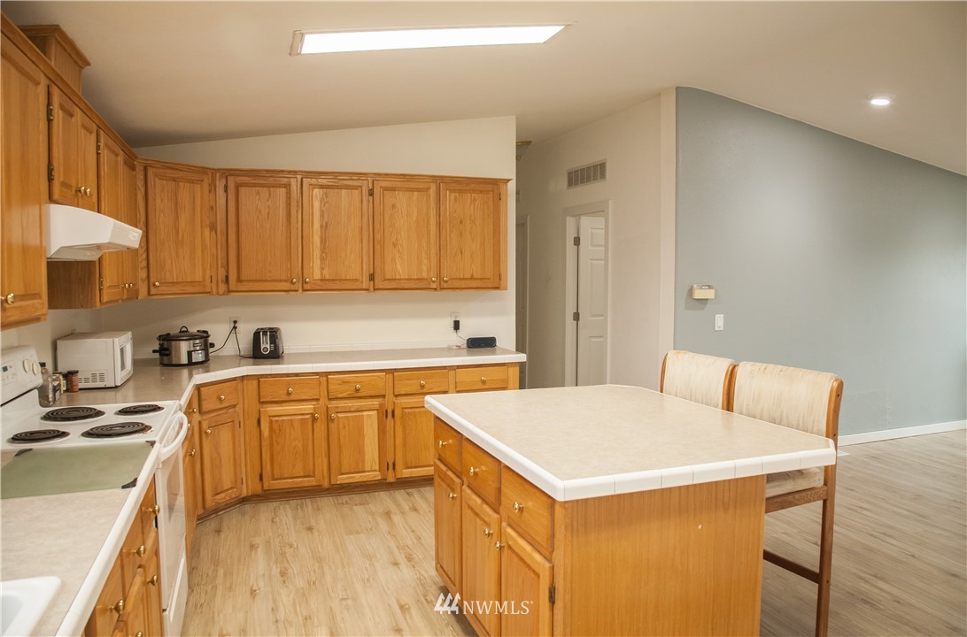 4302 Rural Avenue Bellingham, WA 98226 - Photo 8 of 23