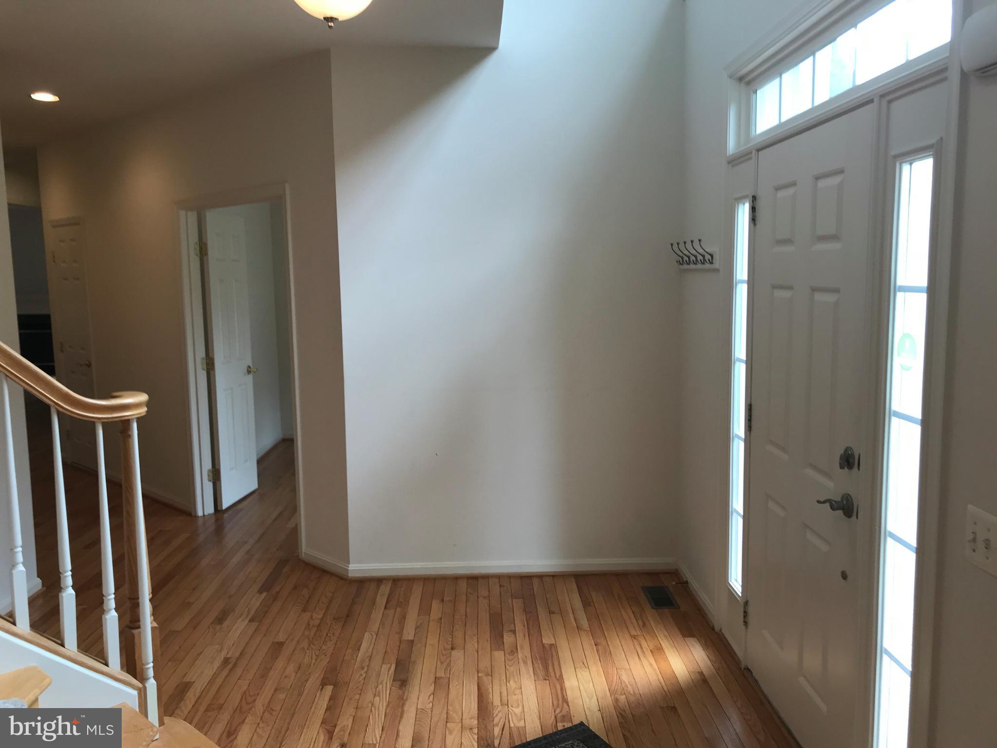 6029 Sumner Road Alexandria, VA 22310 - Photo 3 of 30 Foyer