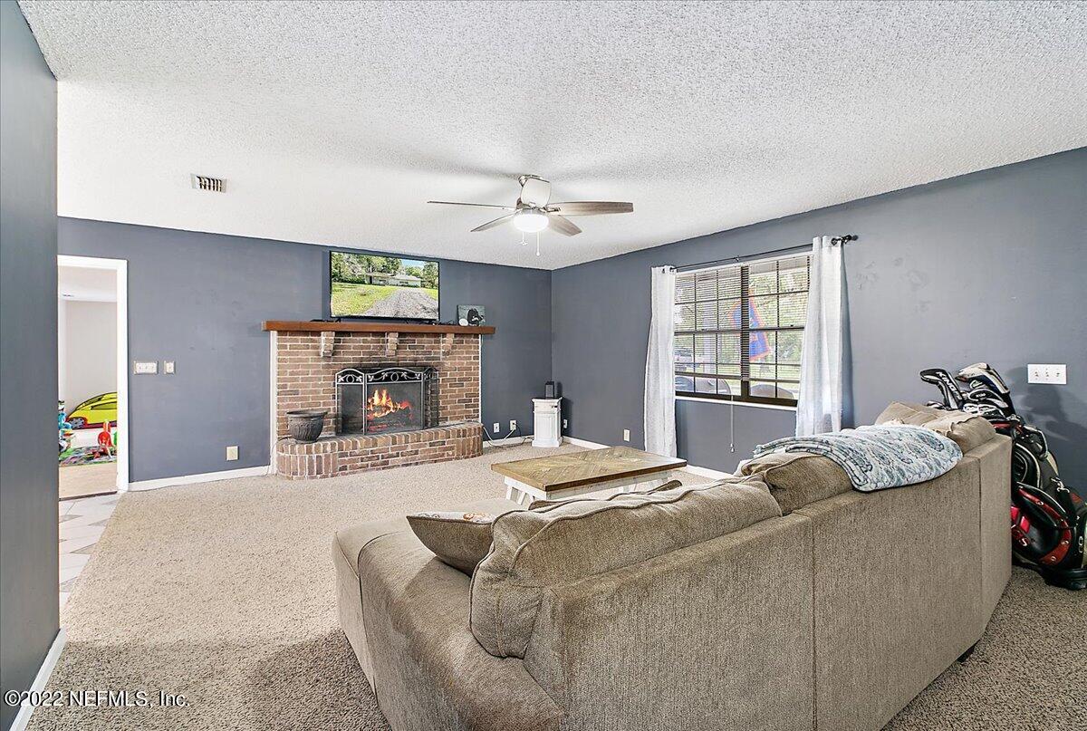 5857 J B Hines Road Macclenny, FL 32063 - Photo 5 of 20 05-Living Room