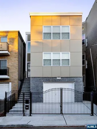 $775,000 | 470 South 16th Street, Newark, NJ 07103
