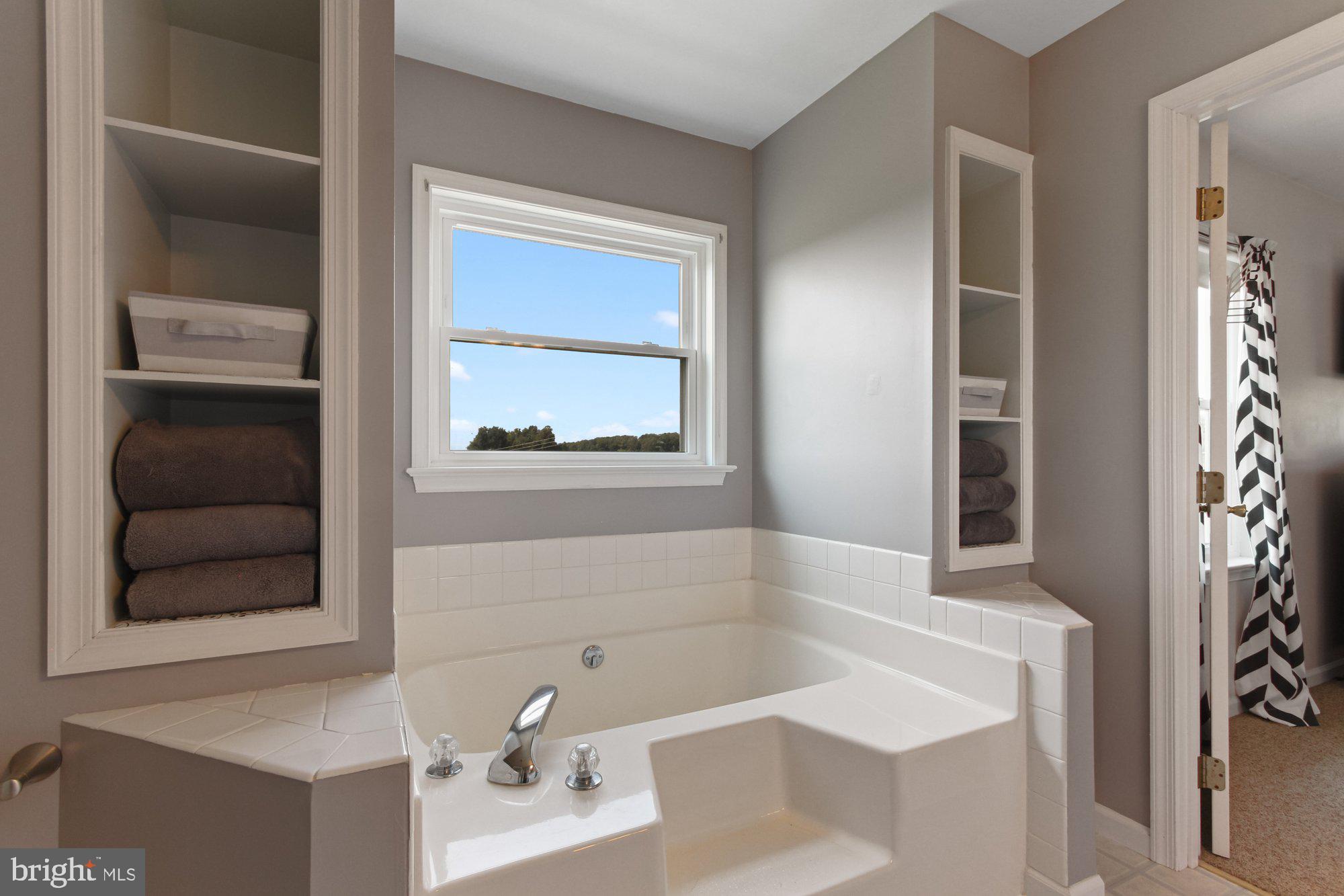 237 Woolen Mill Road New Park, PA 17352 - Photo 17 of 32 Soaking tub - yes, please!