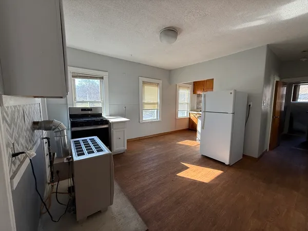 $2,200 | 1 East Park Terrace, Unit 3, Worcester, MA 01604