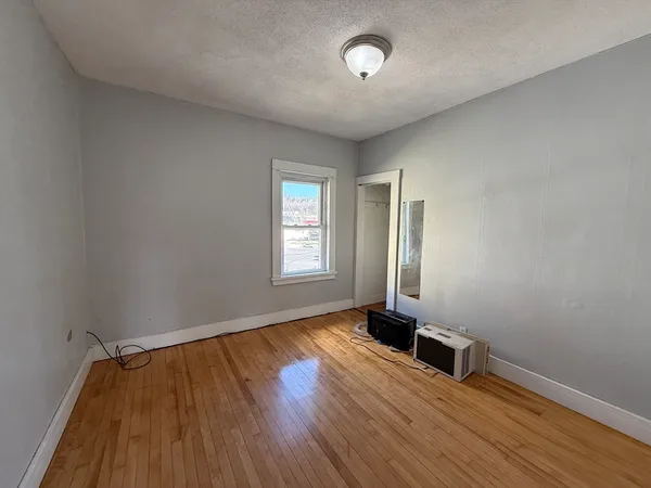 $2,200 | 1 East Park Terrace, Unit 3, Worcester, MA 01604