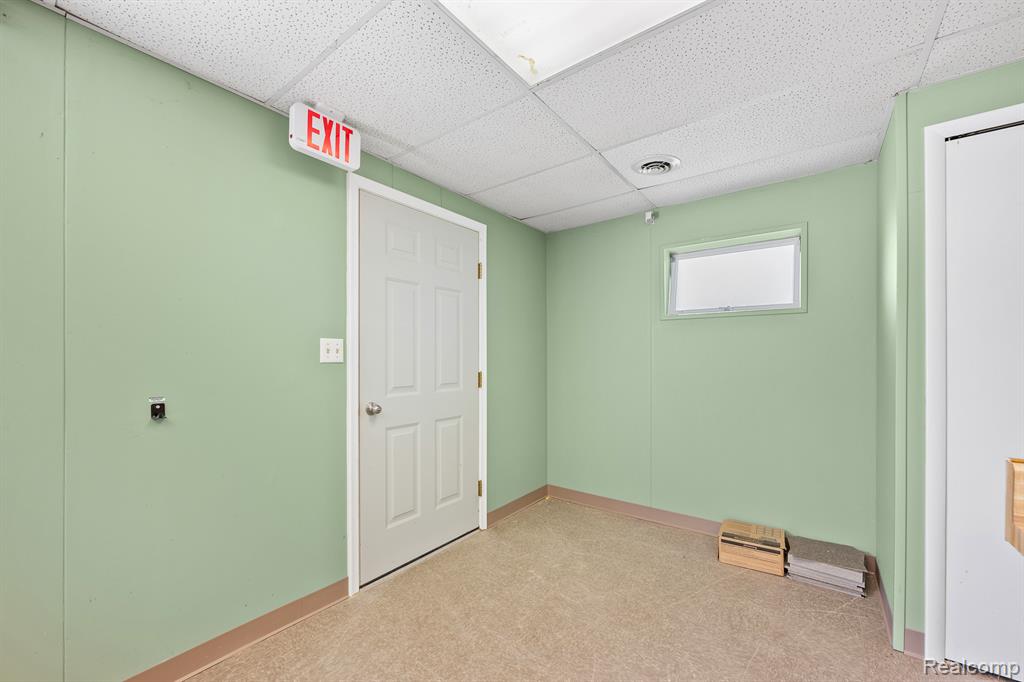 650 Grace Avenue Rochester Hills, MI 48307 - Photo 36 of 57