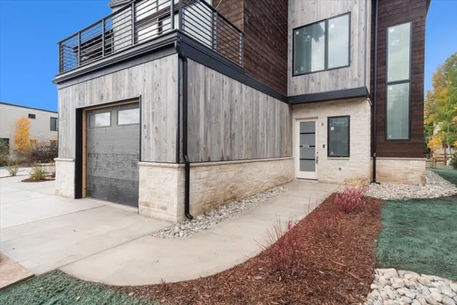 a view of a house with entertaining space