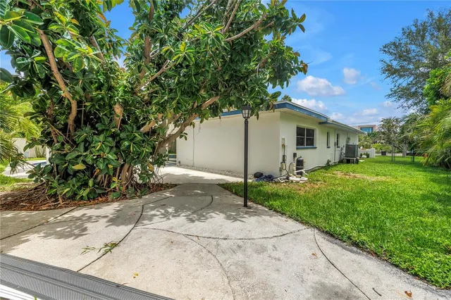 a front view of house with yard