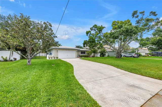$675,000 | 4540 Bayshore Boulevard Northeast, St. Petersburg, FL 33703