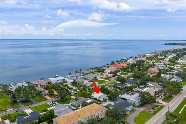 $675,000 | 4540 Bayshore Boulevard Northeast, St. Petersburg, FL 33703