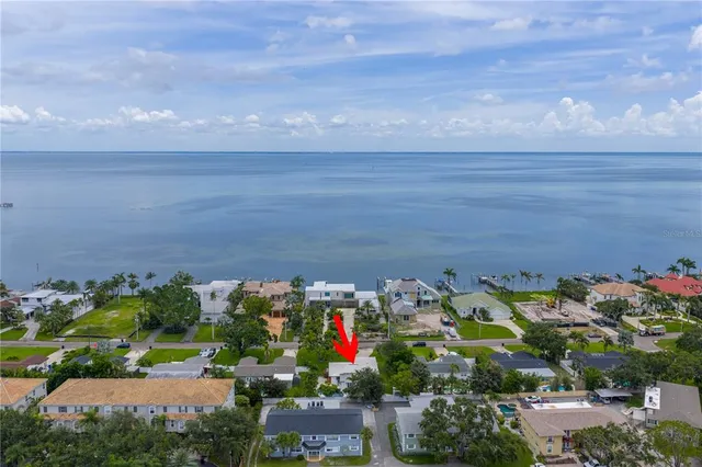 $675,000 | 4540 Bayshore Boulevard Northeast, St. Petersburg, FL 33703