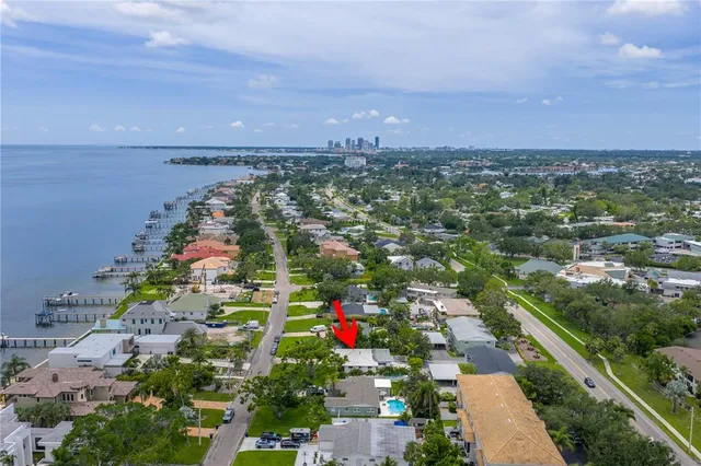 $675,000 | 4540 Bayshore Boulevard Northeast, St. Petersburg, FL 33703