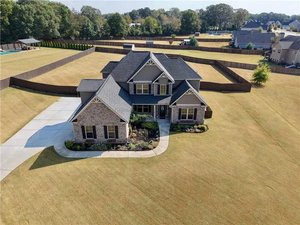 a house view with a outdoor space
