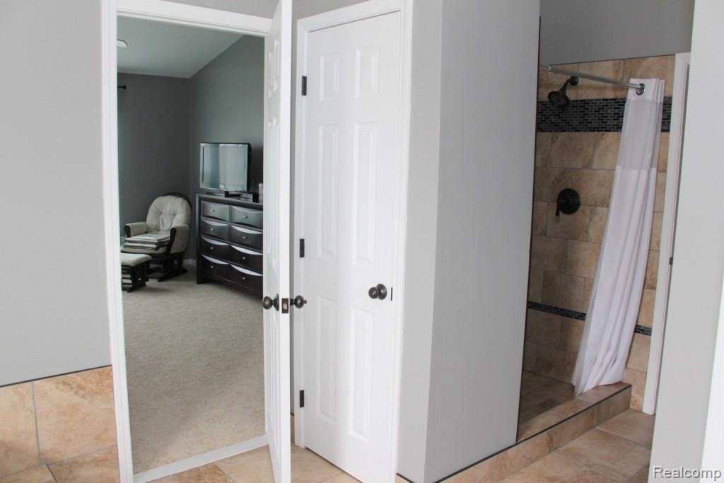 2368 Pleasant View Drive Rochester Hills, MI 48306 - Photo 15 of 19