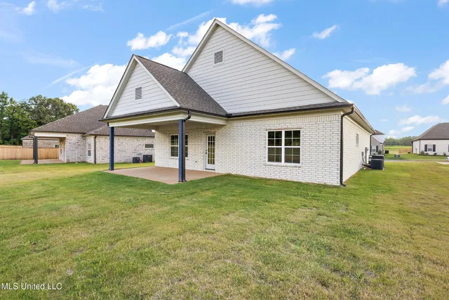 $325,900 | 6263 Clover Court, Walls, MS 38680