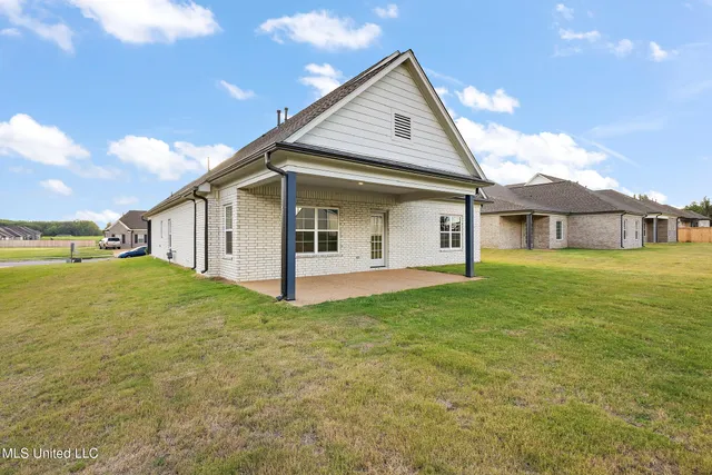 $325,900 | 6263 Clover Court, Walls, MS 38680