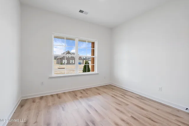 $324,900 | 6263 Clover Court, Walls, MS 38680