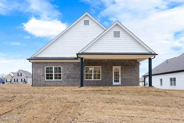 $324,900 | 6263 Clover Court, Walls, MS 38680