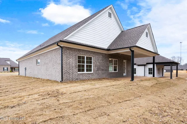 $324,900 | 6263 Clover Court, Walls, MS 38680