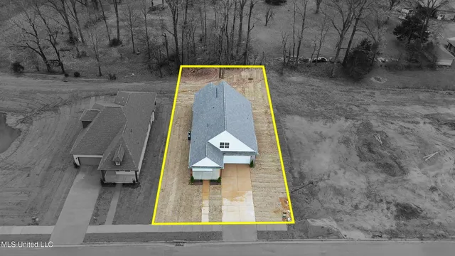 $324,900 | 6263 Clover Court, Walls, MS 38680