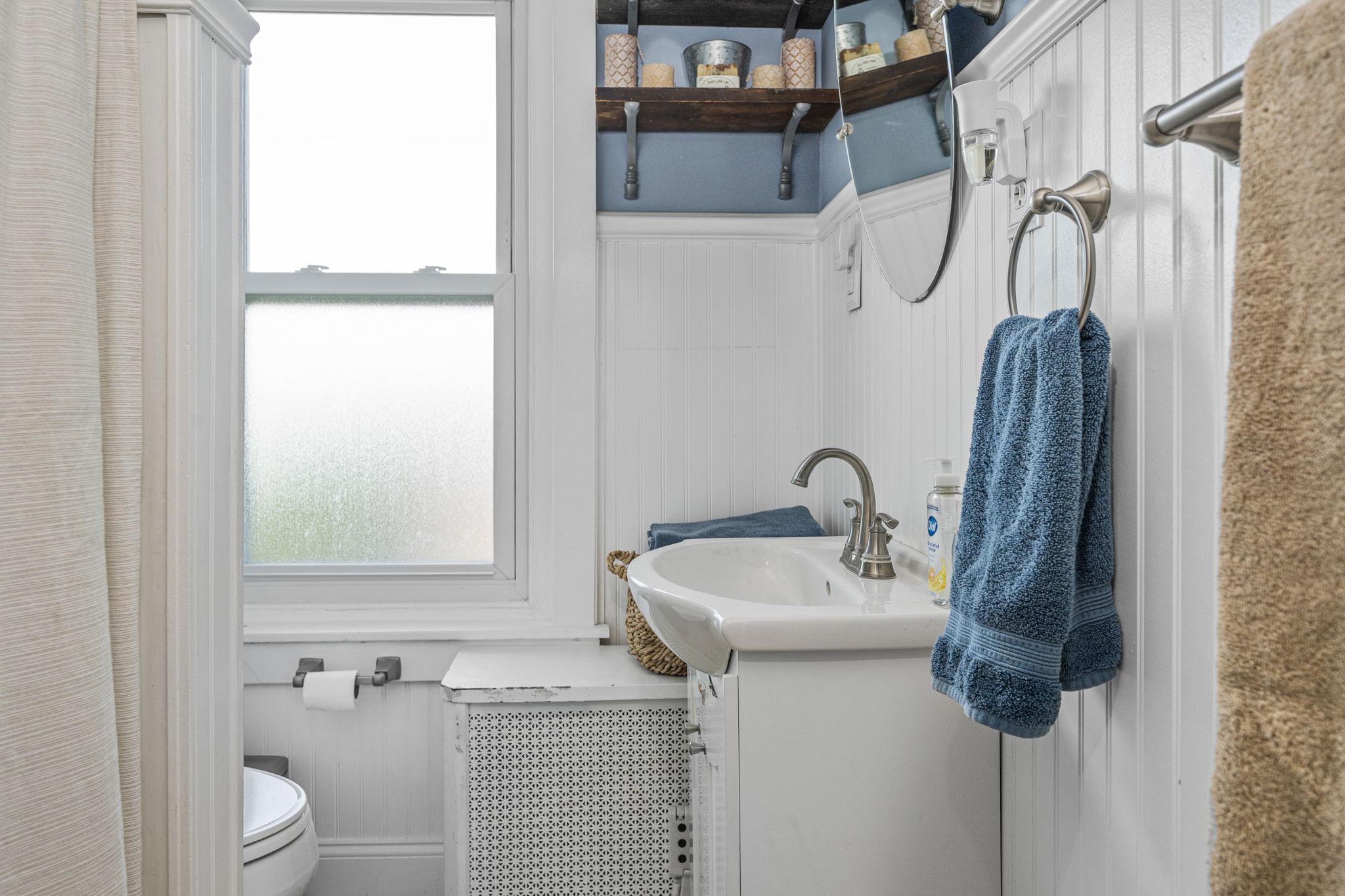 2116 Noble Street Reading, PA 19609 - Photo 21 of 35 Bathroom