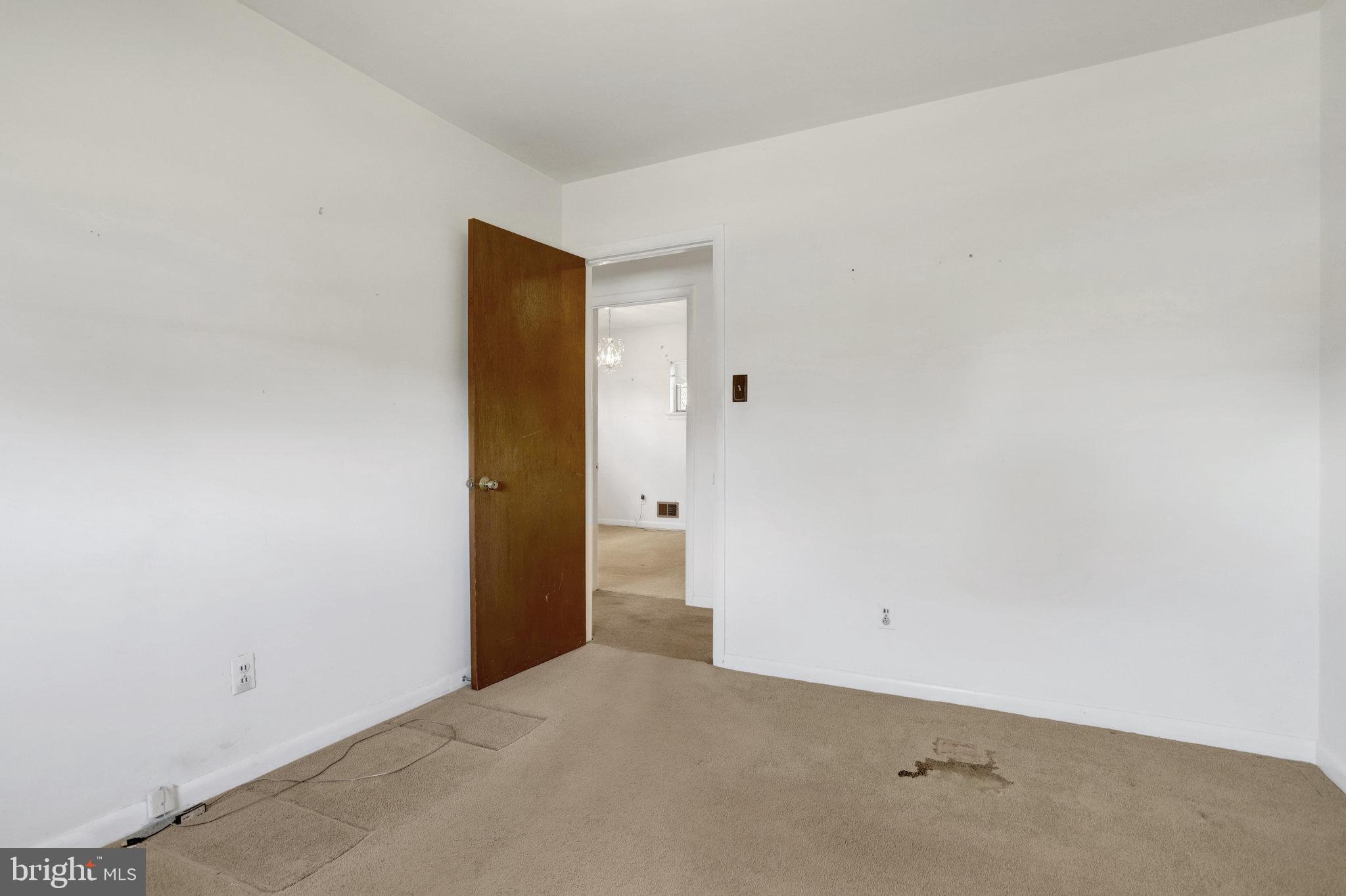 6928 Ruskin Street Springfield, VA 22150 - Photo 19 of 34 a view of an empty room