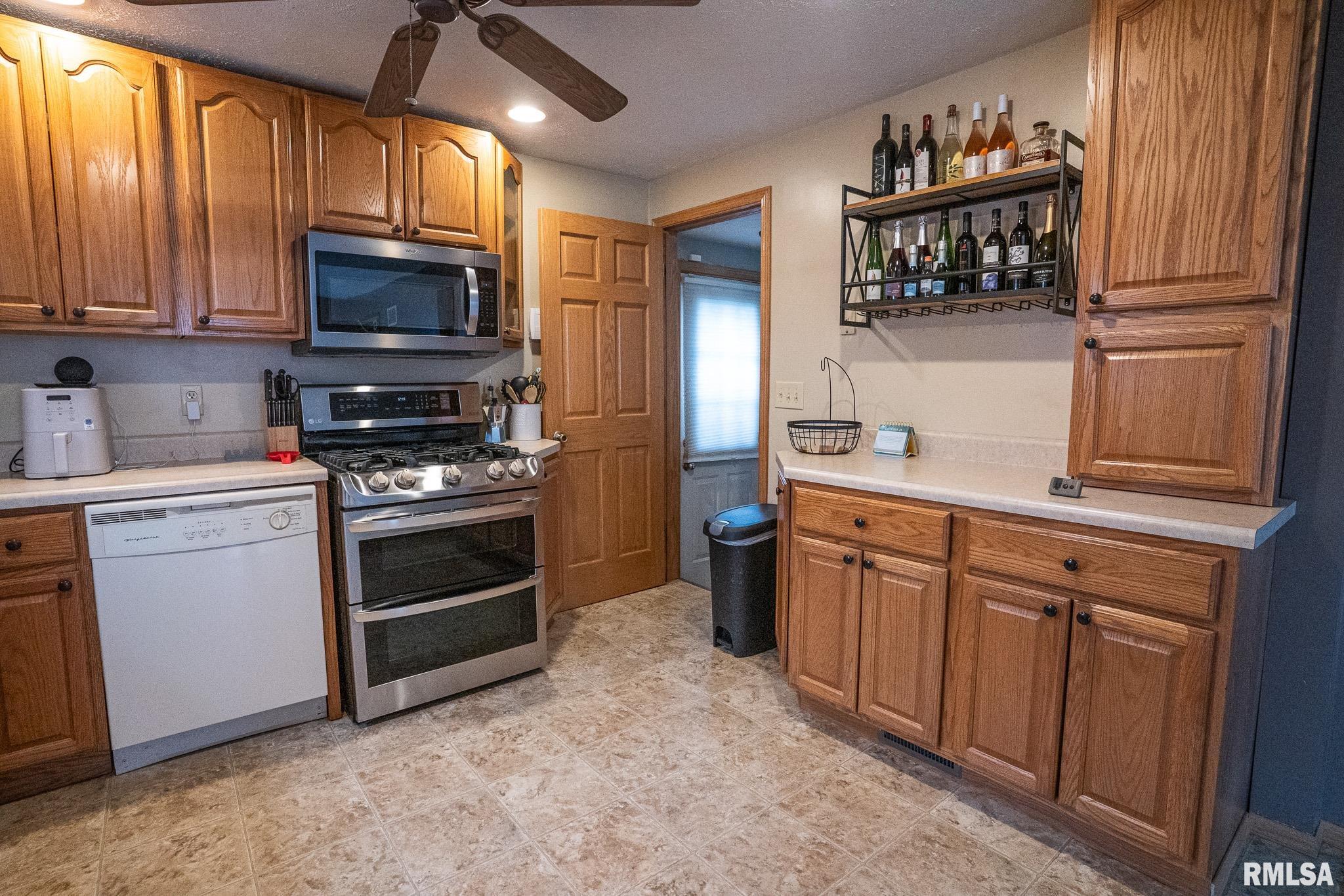 2008 North 22nd Street Springfield, IL 62702 - Photo 5 of 20
