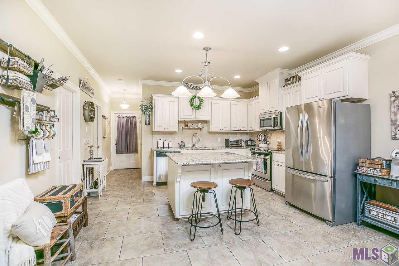 11548 Cottageview Lane Baton Rouge, LA 70816 - Photo 3 of 17 Gallery Image 3