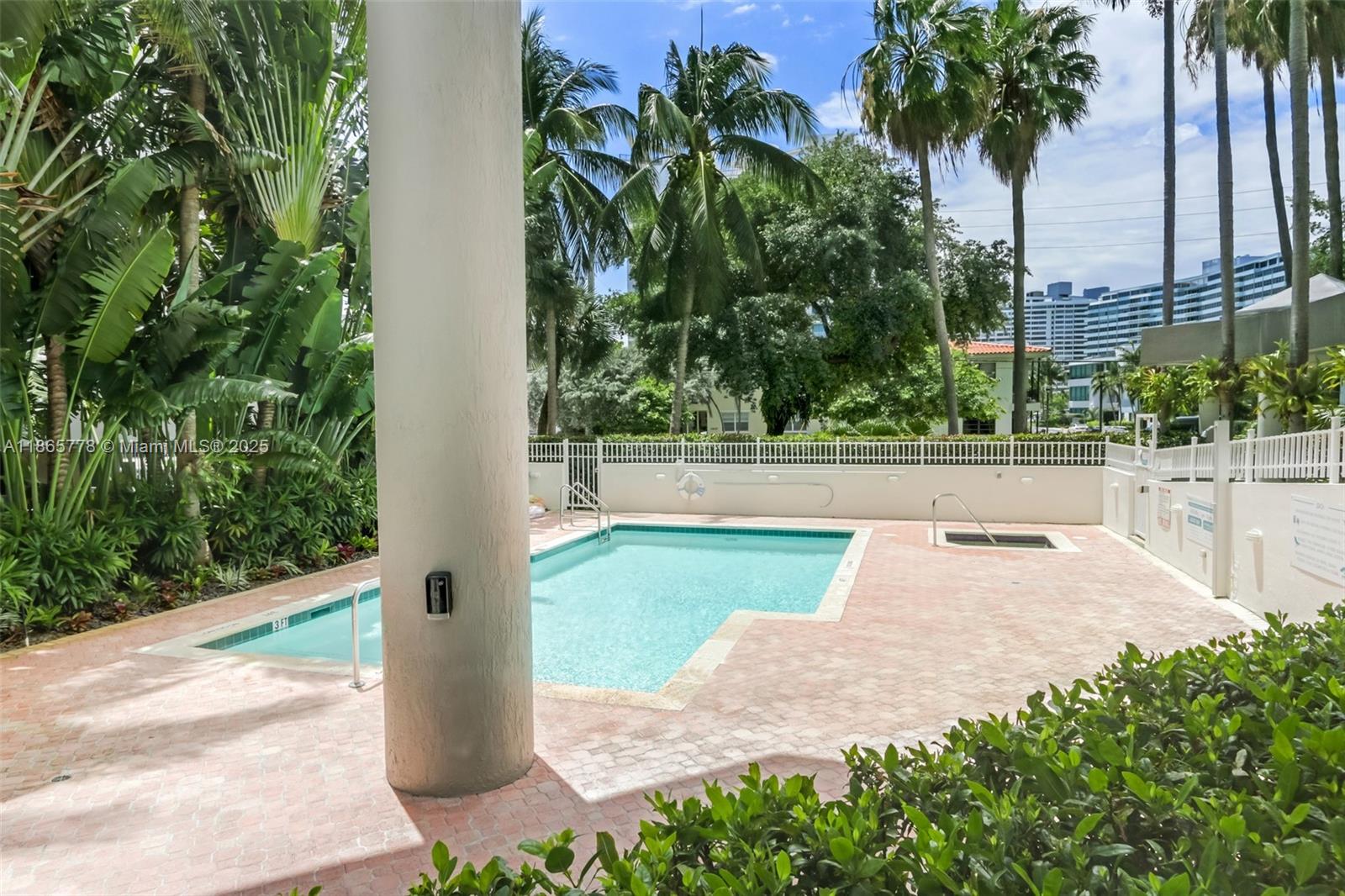 1621 Bay Road, Unit 506 Miami Beach, FL 33139 - Photo 25 of 26 a view of a yard with plants