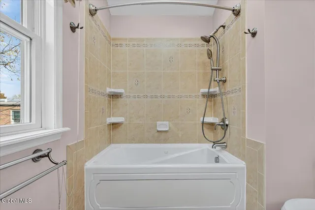 $330,000 | 2329 Niskayuna Drive, Niskayuna, NY 12309