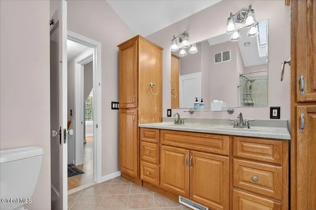 $330,000 | 2329 Niskayuna Drive, Niskayuna, NY 12309