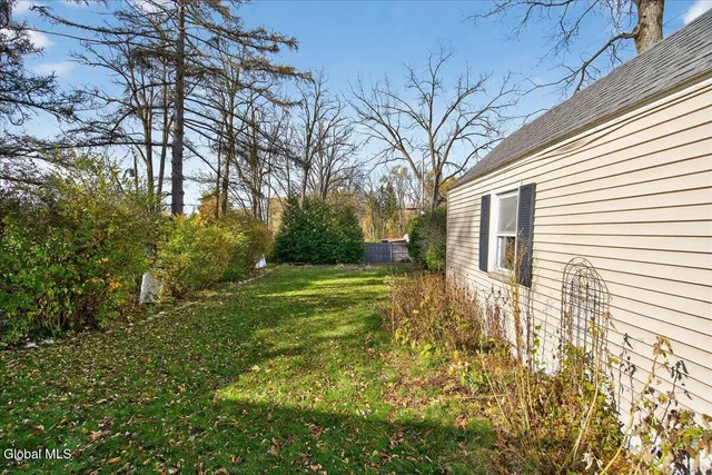 $330,000 | 2329 Niskayuna Drive, Niskayuna, NY 12309