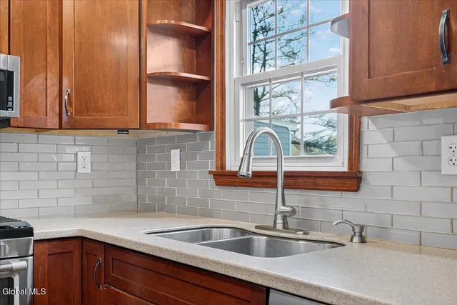 $330,000 | 2329 Niskayuna Drive, Niskayuna, NY 12309