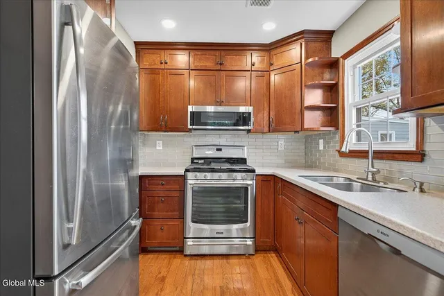 $330,000 | 2329 Niskayuna Drive, Niskayuna, NY 12309