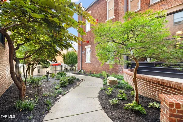 $329,900 | 116 Tipton Street, Unit 213, Johnson City, TN 37604