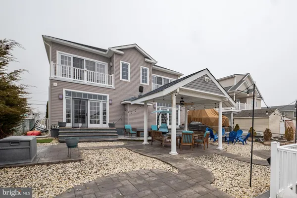 $750,000 | 27 West Mohawk Drive, Tuckerton, NJ 08087