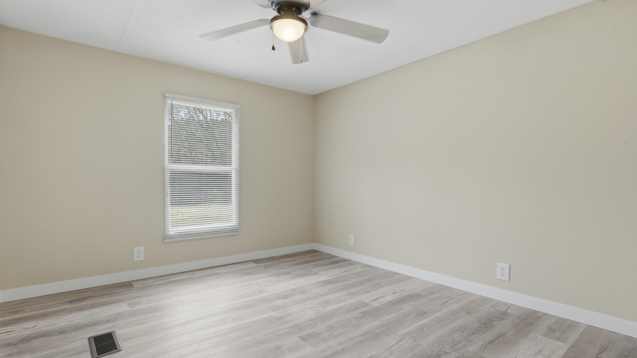 9165 Dallas Hollow Road Soddy Daisy, TN 37379 - Photo 11 of 16 9165 Dallas Hollow Rd-11