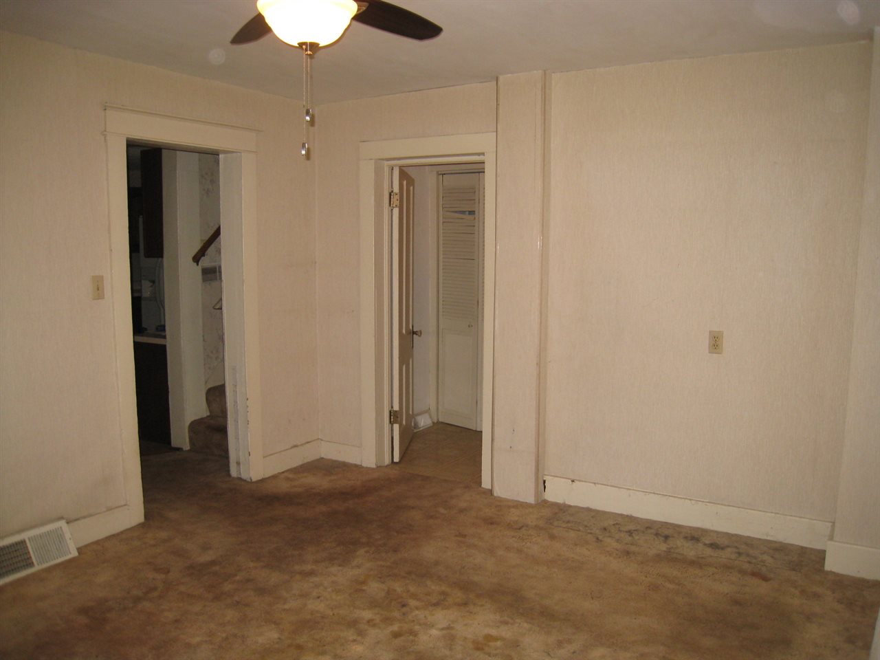 922 4th Avenue Moline, IL 61265 - Photo 4 of 25 Gallery Image 4