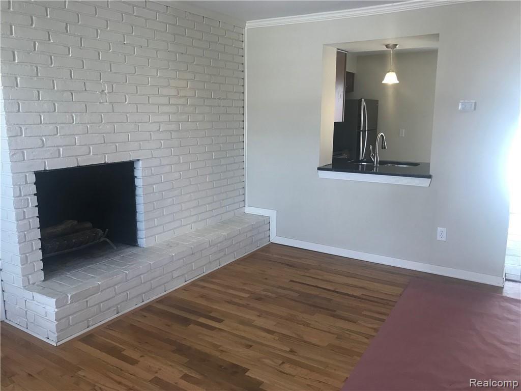 3401 Devon Road, Unit N Royal Oak, MI 48073 - Photo 3 of 9