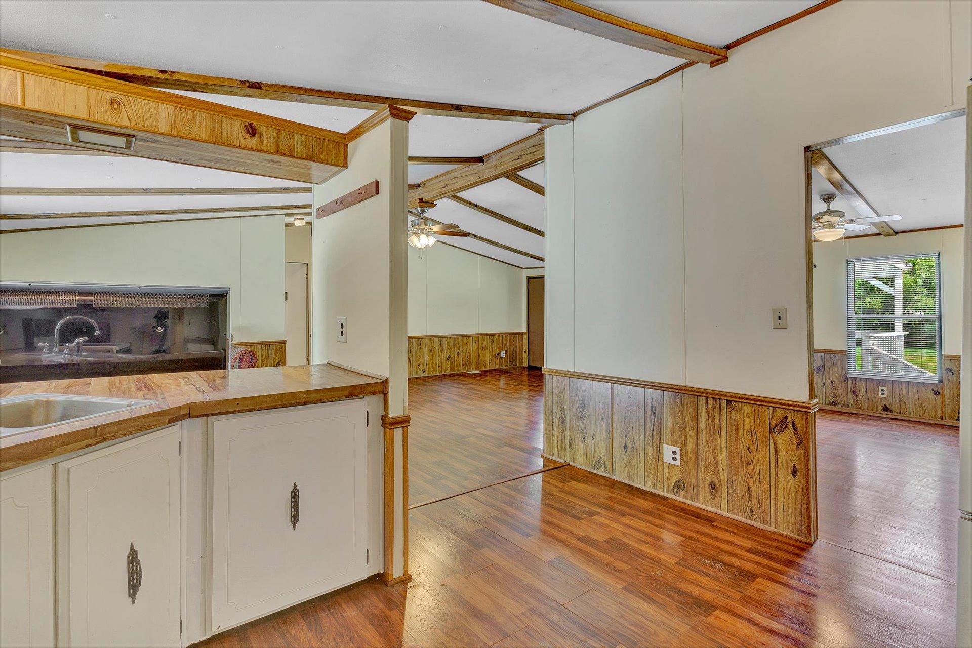 7231 Franklin Road Boones Mill, VA 24065 - Photo 11 of 28 14-080920210132