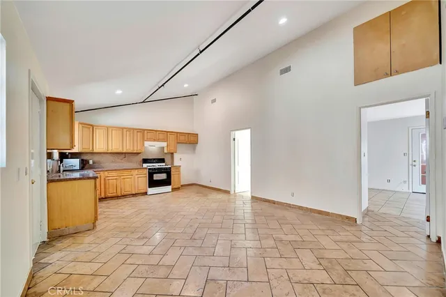 $2,850 | 6933 Amigo Avenue, Reseda, CA 91335