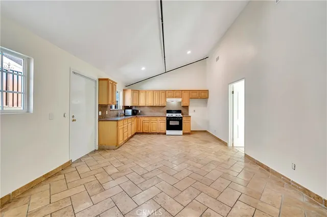 $2,850 | 6933 Amigo Avenue, Reseda, CA 91335