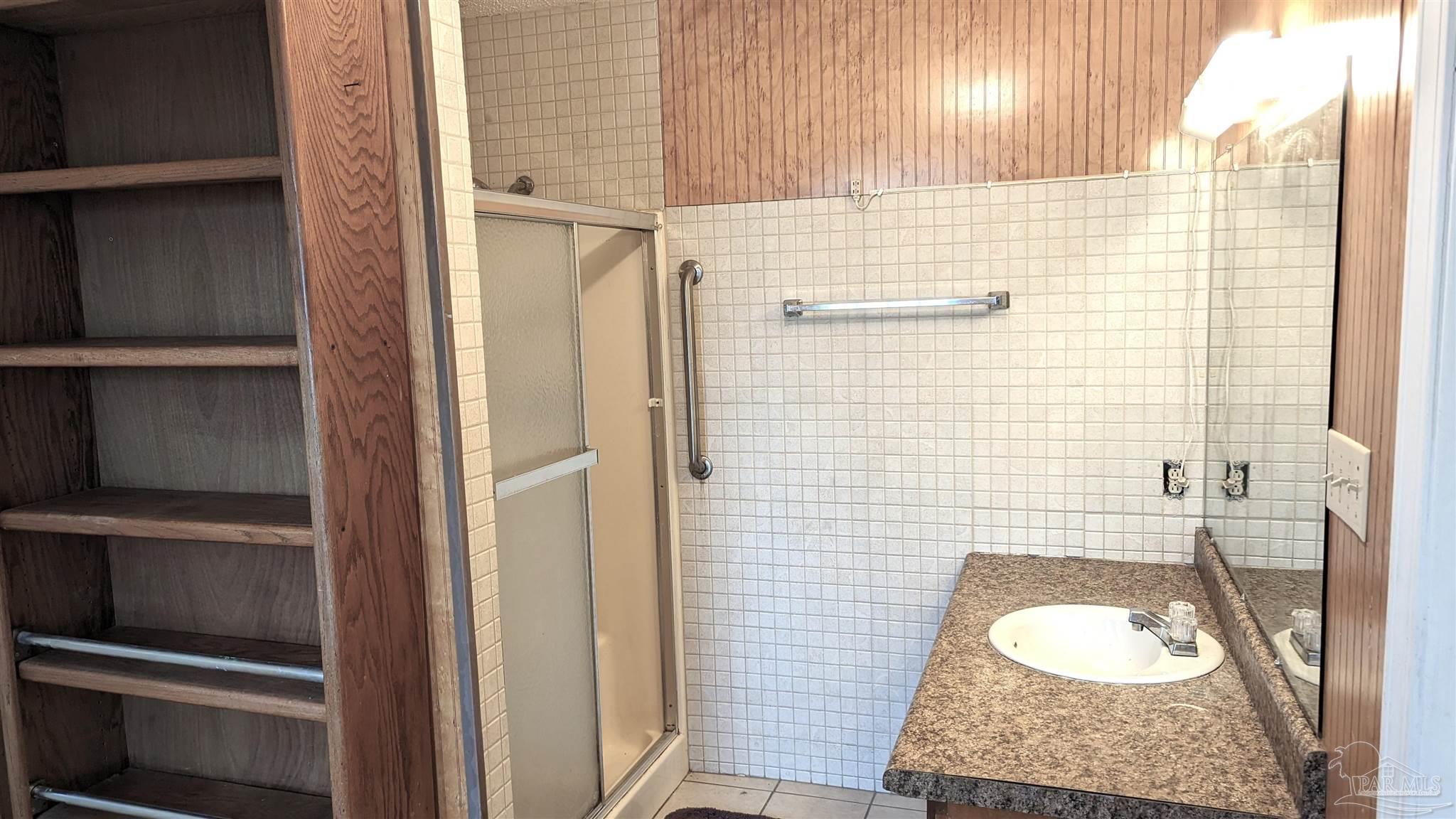 4312 Indiana Circle Pace, FL 32571 - Photo 14 of 21 Separate Shower