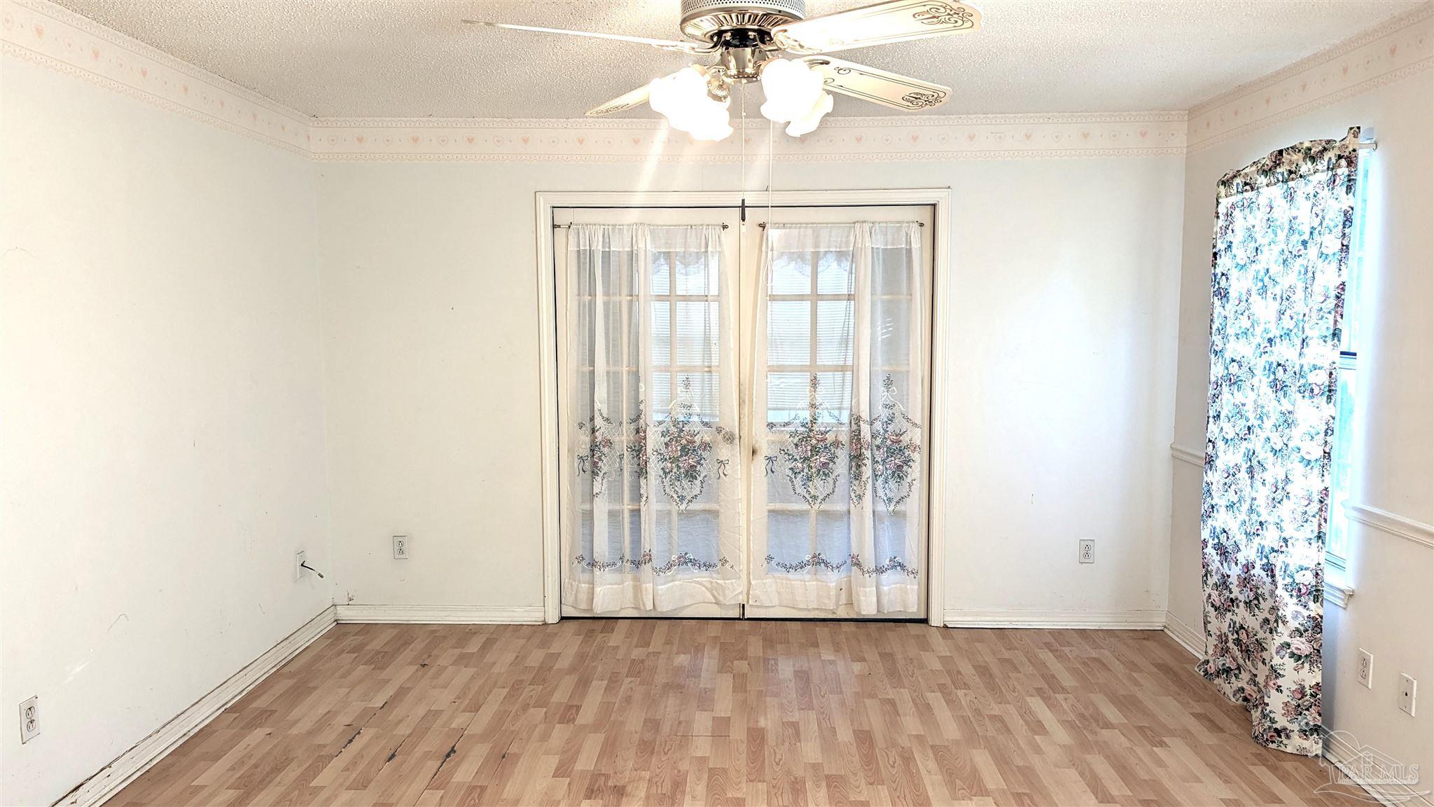 4312 Indiana Circle Pace, FL 32571 - Photo 15 of 21 Facing Sitting Room