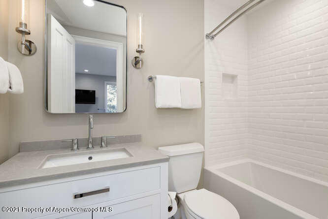 571 Booth Lane Basalt, CO 81621 - Photo 46 of 58 a bathroom with a sink toilet and shower