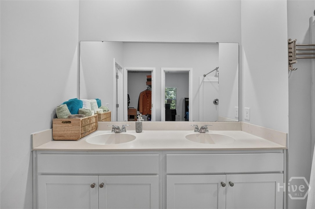 291 Lillian Street Rincon, GA 31326 - Photo 20 of 34 Primary Bath Vanity