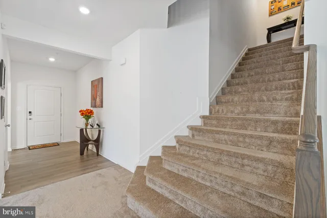 a view of entryway and hall