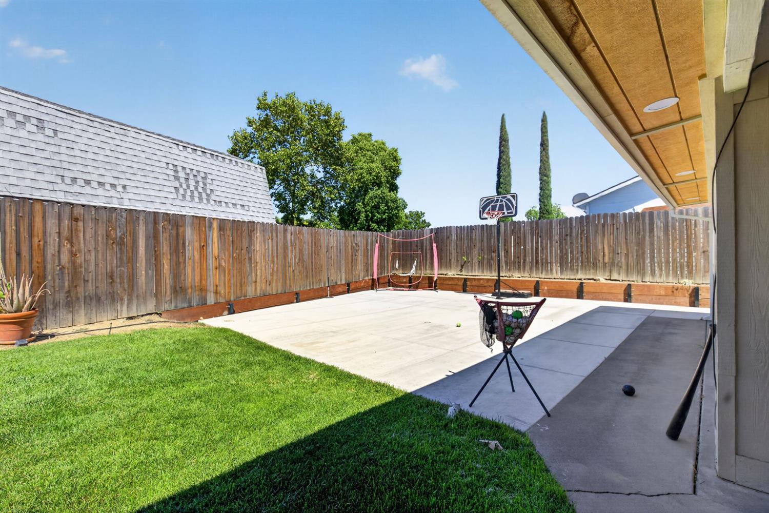 4913 Ruger Court Sacramento, CA 95842 - Photo 23 of 36