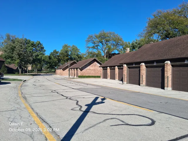 $420,000 | 1864 Mission Hills Lane, Northbrook, IL 60062