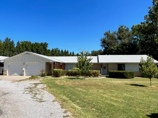 $275,000 | 626 Park Lane, Moundridge, KS 67107