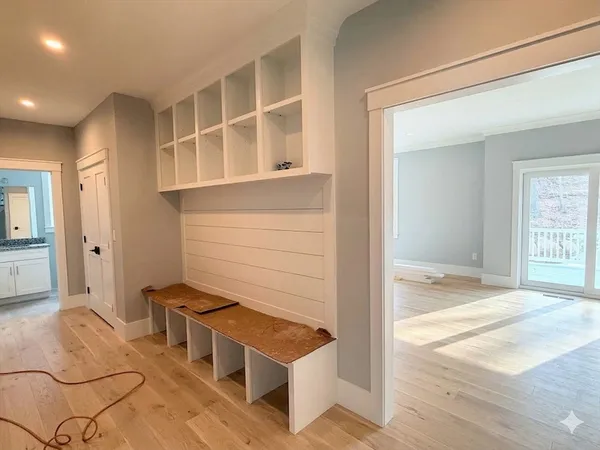 a view of livingroom with furniture