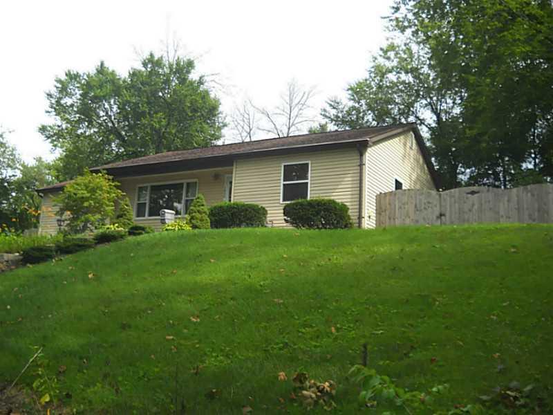 1832 Fairway Drive Springfield, OH 45504 - Photo 3 of 23